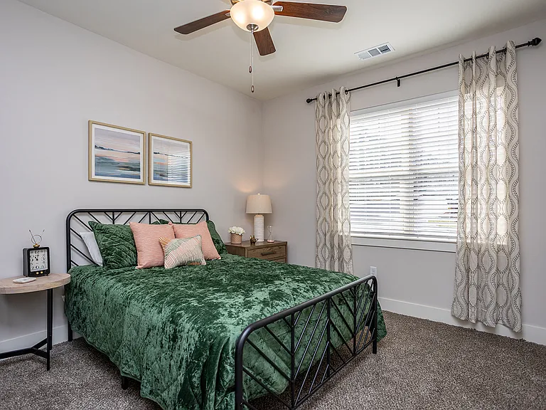 Farragut Junction Apartments — Photo 6