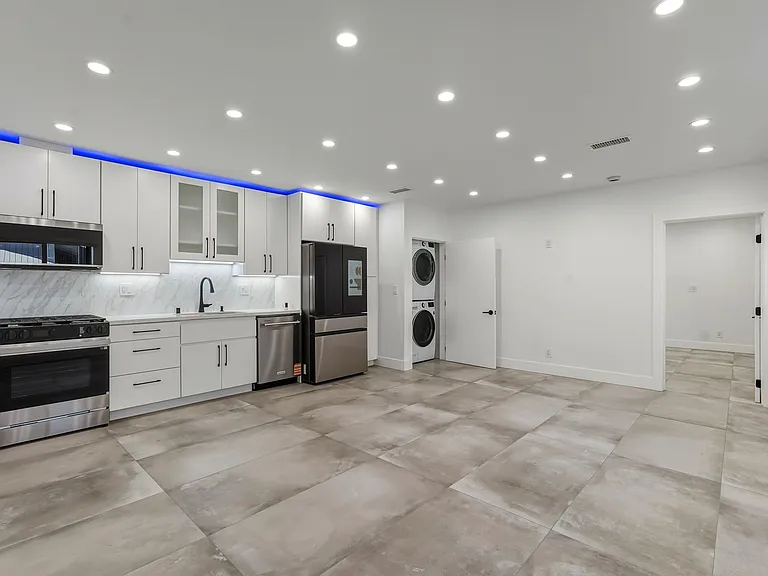 22257 Wyandotte St — Photo 2