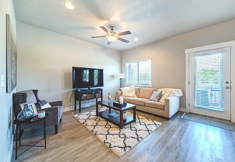 687 S 1840 W #MASTER ROOM — Photo 12