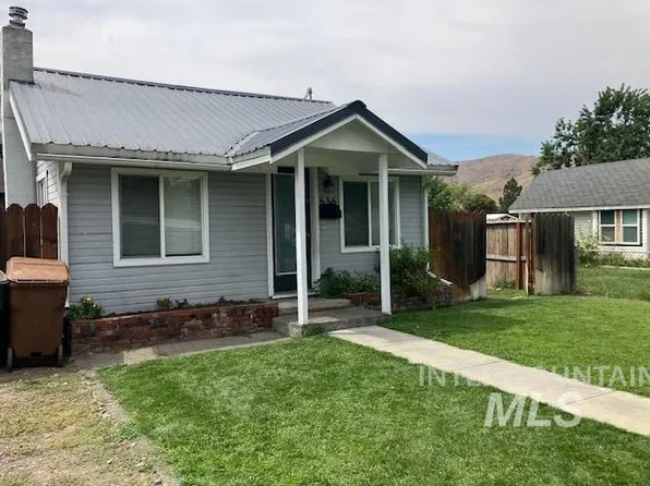 636 12th St, Clarkston, WA 99403