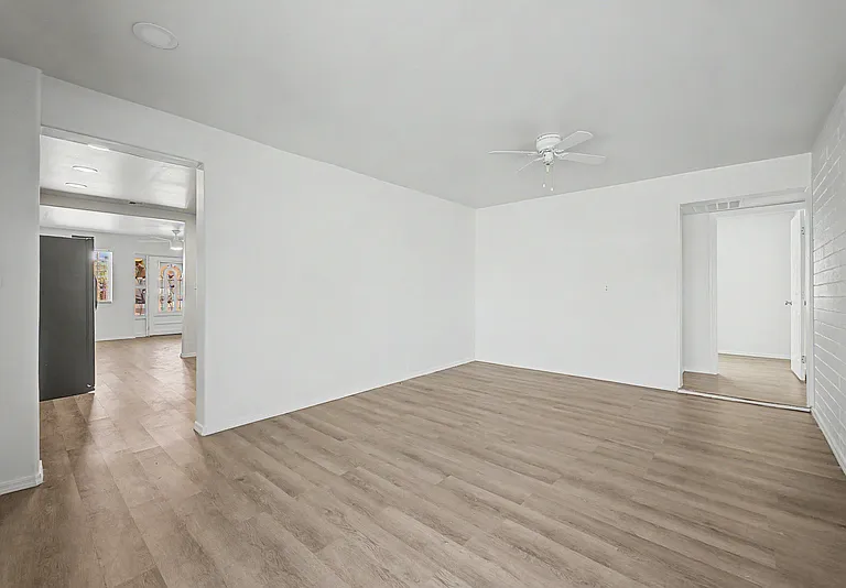 2045 E Orange St — Photo 28