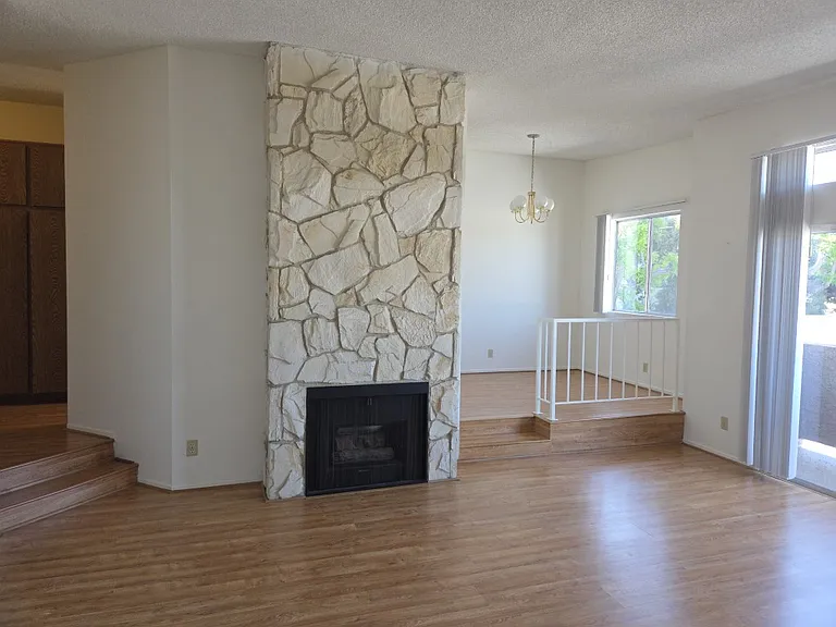 13561 Moorpark St — Photo 3