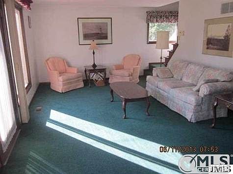 4th image of 108 E Princess Dr