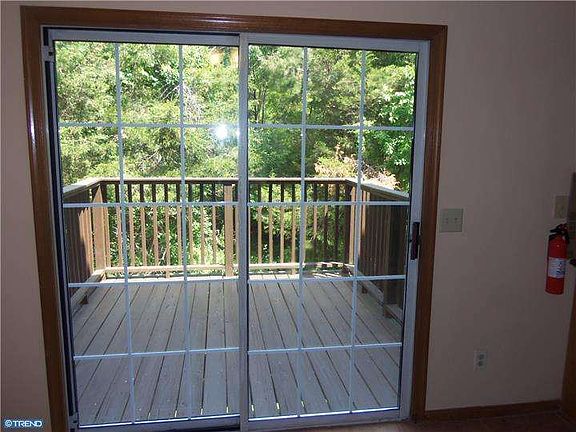 3rd image of 1144 Valley Stream Dr