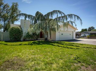 8925 W Falls Ave, Kennewick, WA