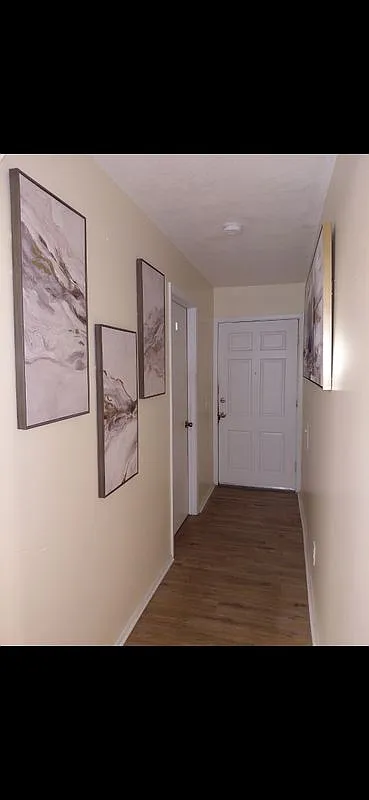 4 bed, 2.0 bath, 975 sqft, $1,000 — Photo 3