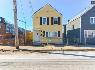 557 Lawrence St, Lowell, MA 01852