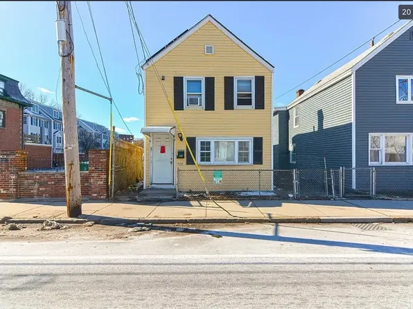 557 Lawrence St, Lowell, MA 01852