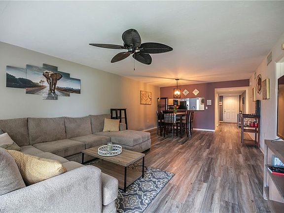 2nd image of 1227 Commonwealth Cir #G-104