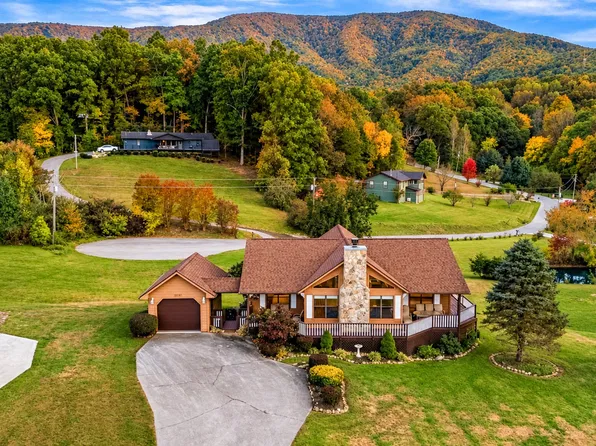 3653 Boxwood Ln, Sevierville, TN 37862