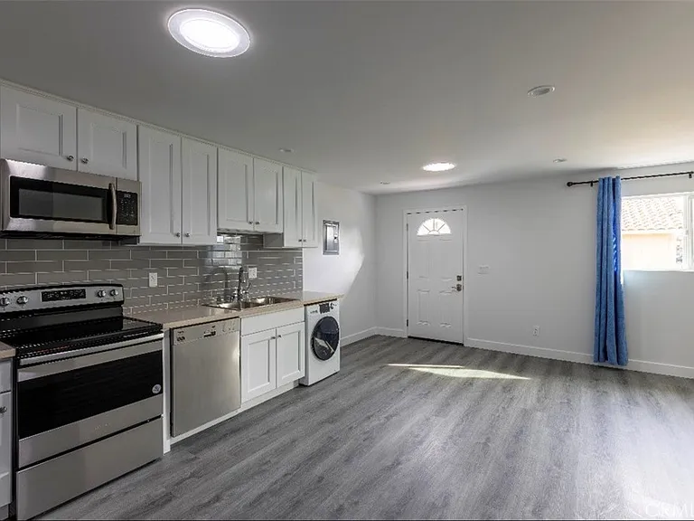 23017 Gilmore St — Photo 3