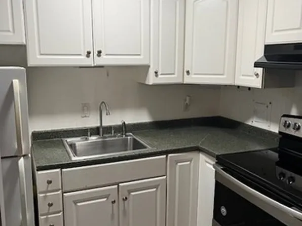 110 Boston Post Rd E APT 4, Marlborough, MA 01752