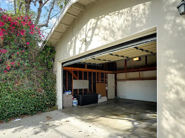 13360 Magnolia Blvd — Photo 60
