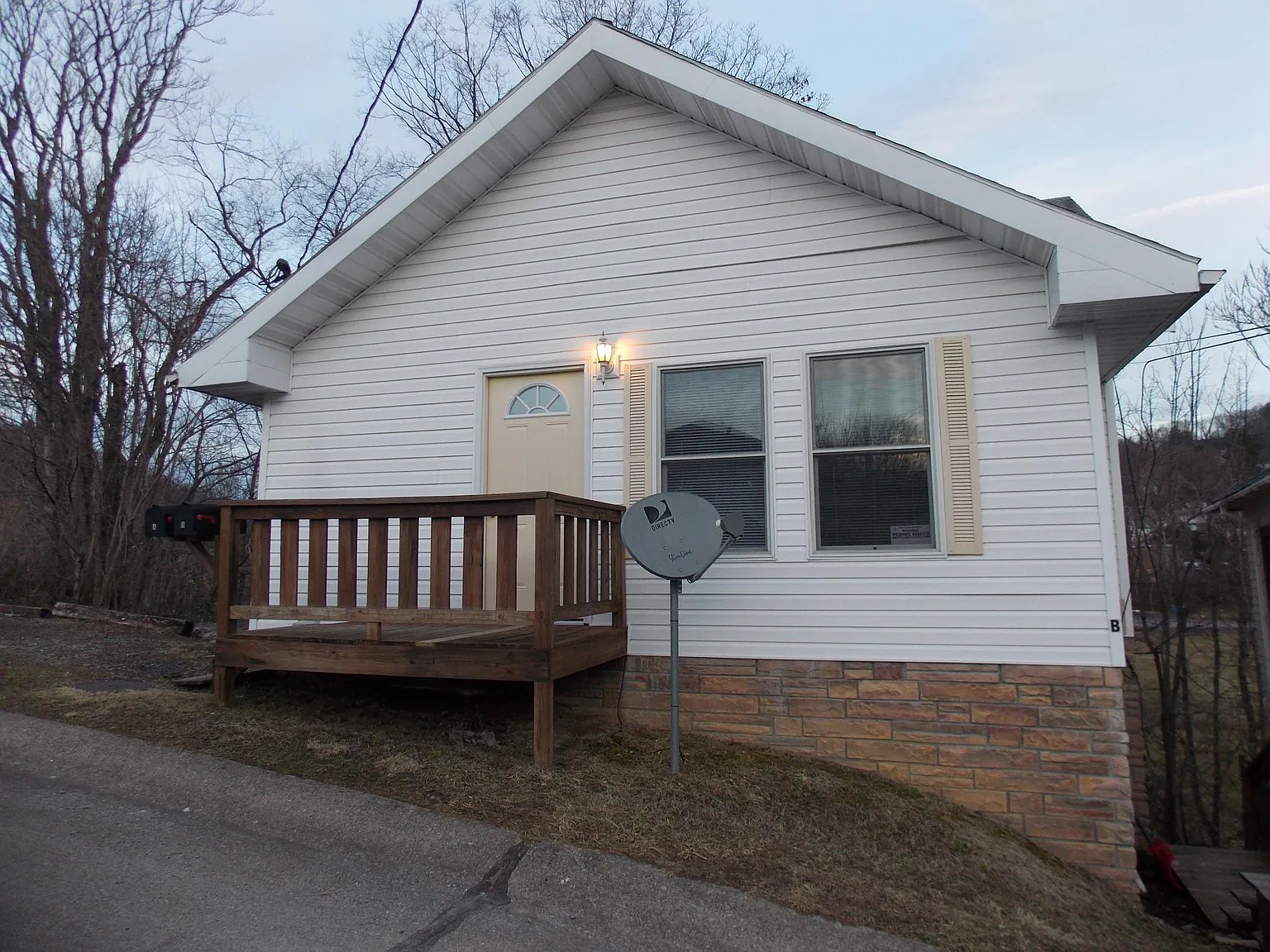 41 Wade St photo 1