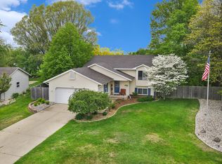11299 Stonehedge Dr, Holland, MI 49424