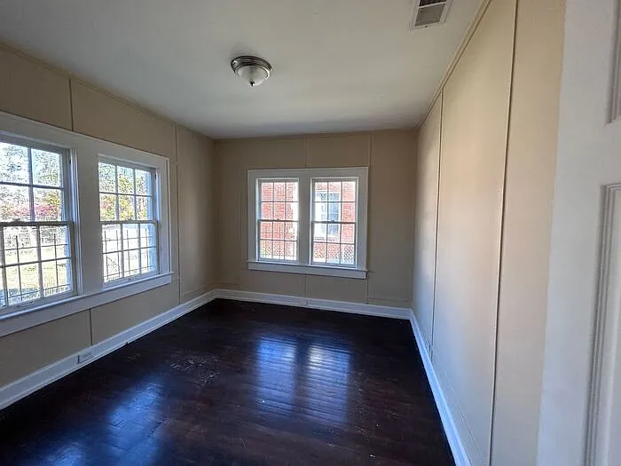 3 bed, 1.0 bath, 1516 sqft, $895 — Photo 3