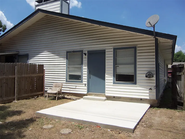 2005 Iroquois Ln #A — Photo 16