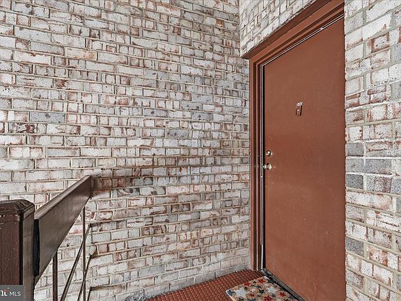 2nd image of 2255 Castle Rock Sq APT 21C