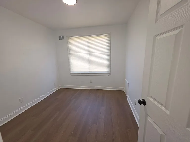 9250 Genessee St — Photo 10