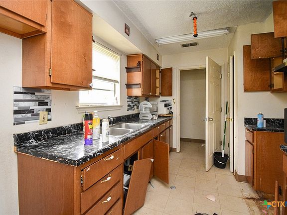 5th image of 3304 Lone Tree Rd