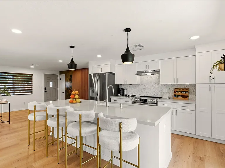 4109 E Crocus Dr — Photo 12