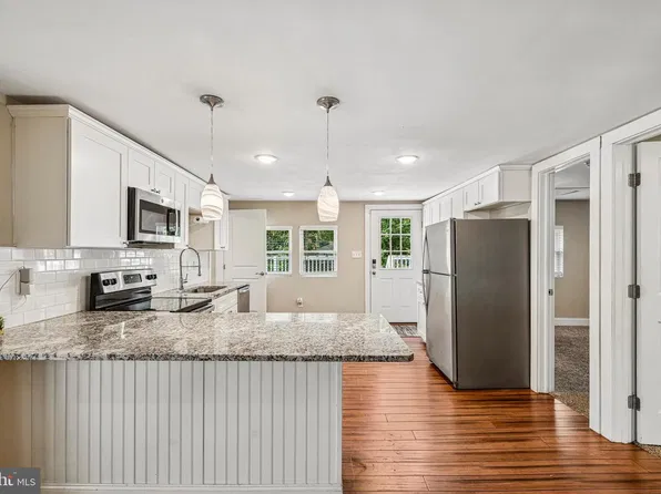 10 Maple Ln, Hainesport, NJ 08036