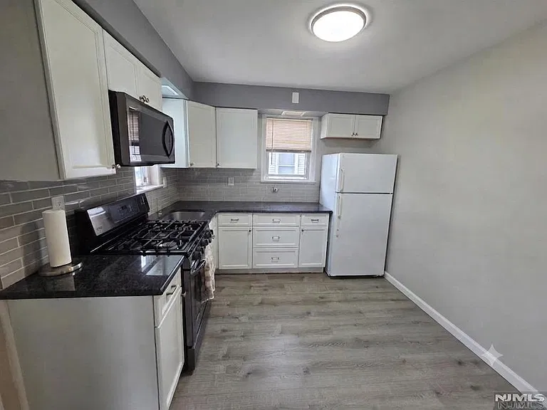 166 Carmita Ave #2 — Photo 14