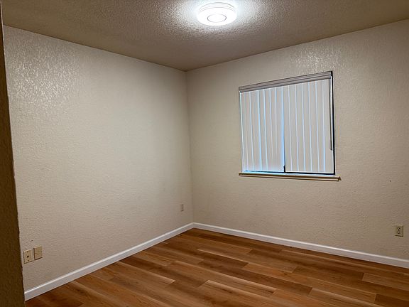 5th image of 841 Adams Ter