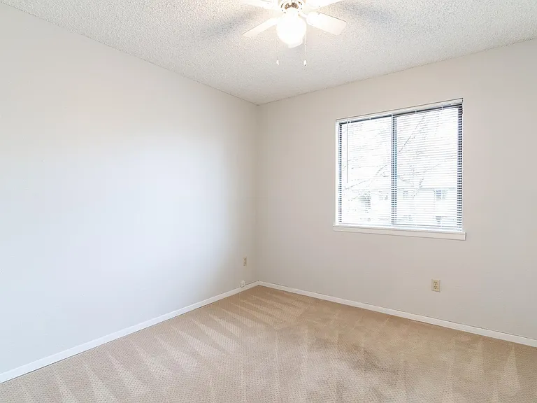 3329 NE 162nd Ave — Photo 6