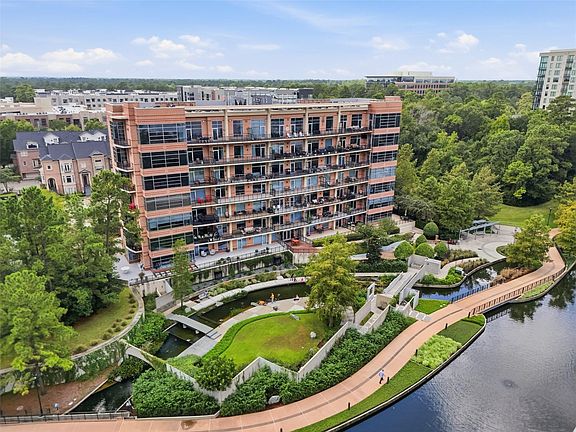 2nd image of 3 Waterway Ct APT 2D