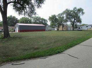 719 Bartlett St, Waupaca, WI 54981