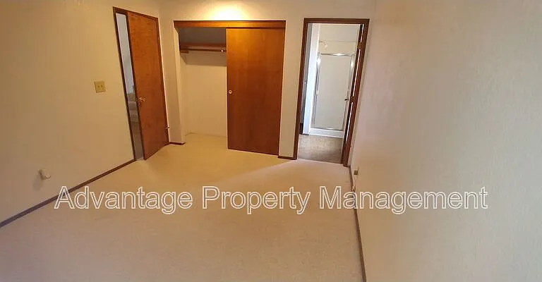 1831 NW Grant Cir — Photo 14