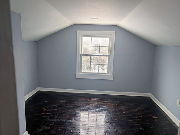 4th image of 252 W Mechanic St
