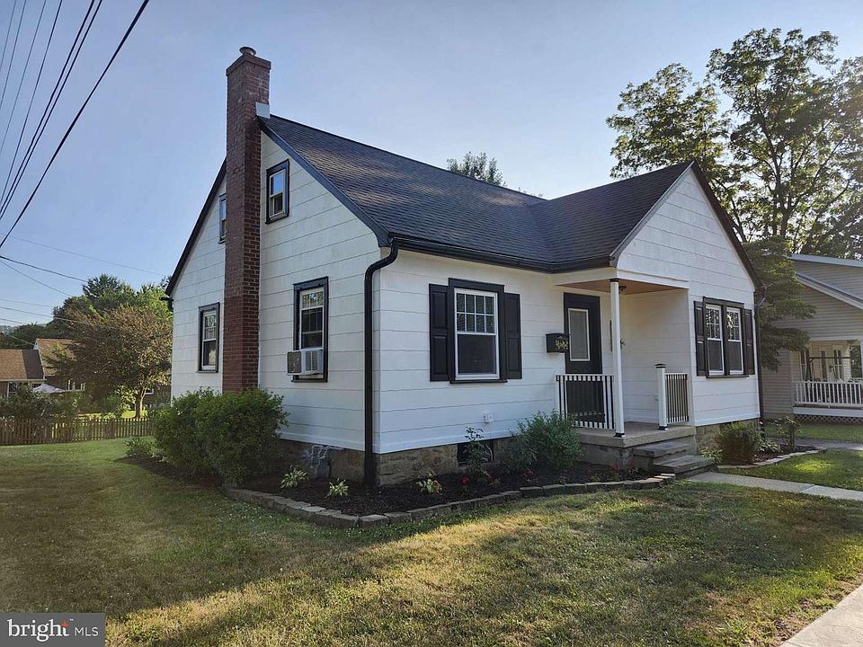 1st image of 136 E Gaul St