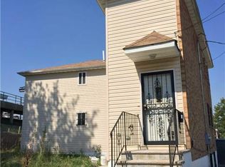 134-30 Garrett St, rochdale village, NY 11434