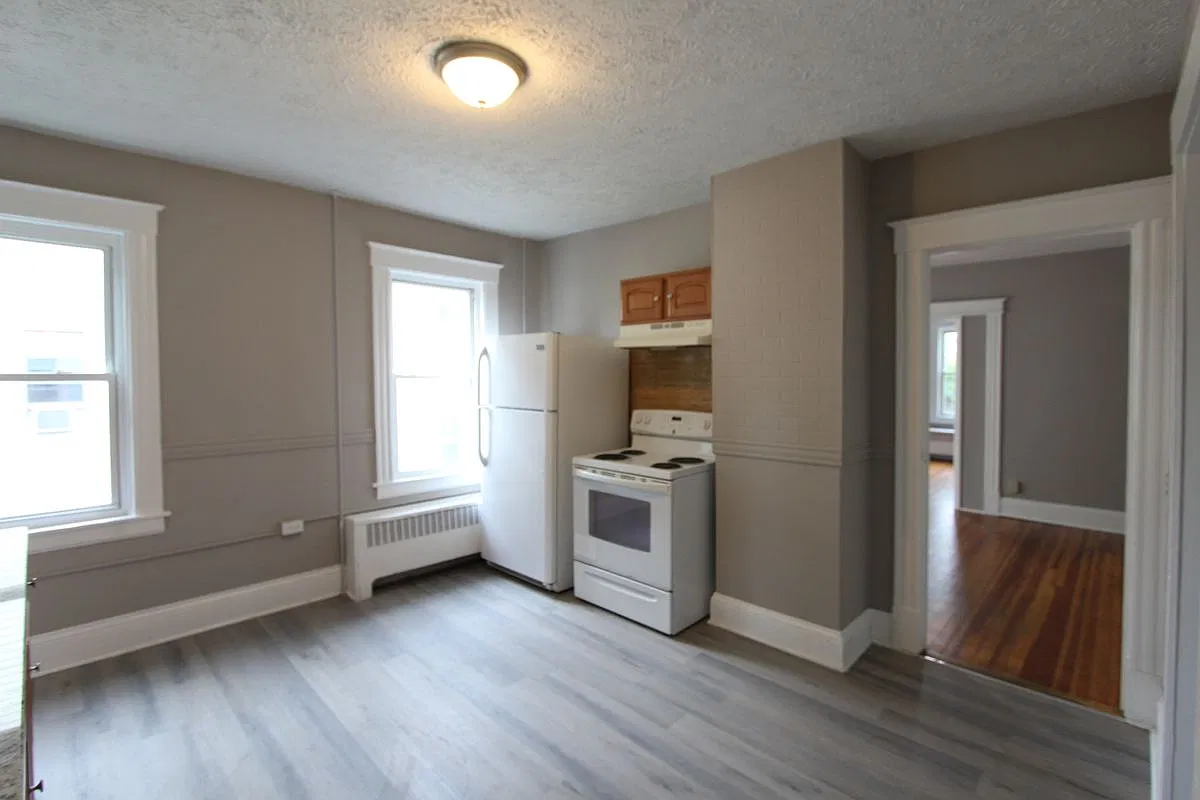 2 bed, 1.0 bath, 1167 sqft, $1,600 — Photo 3