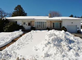 4 Queen Ave, Methuen, MA 01844