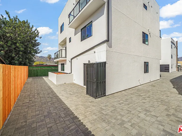 4176 Willimet St — Photo 43