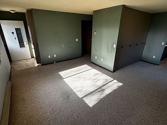 4th image of 384 Railroad Ave #11488047