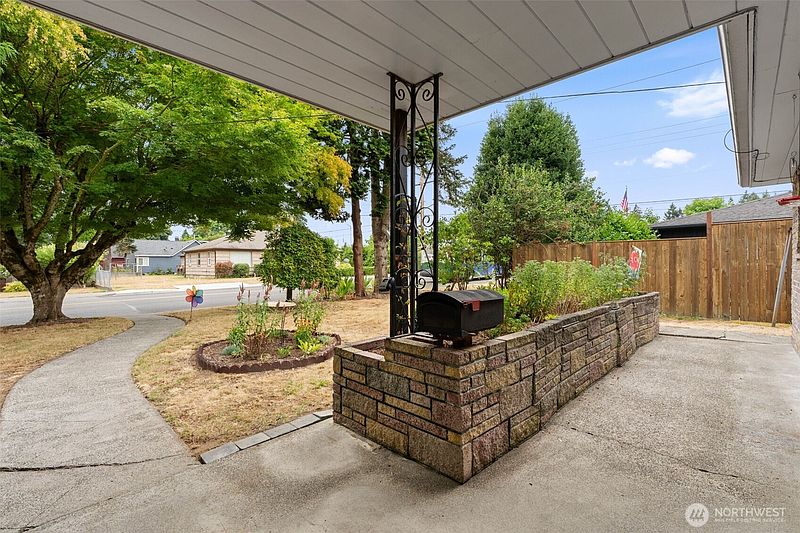 5th image of 921 S 7th Avenue SW