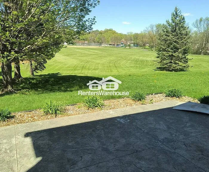 950 Butte Ct — Photo 32