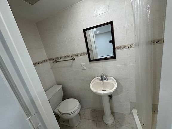 4th image of 7330 173rd St