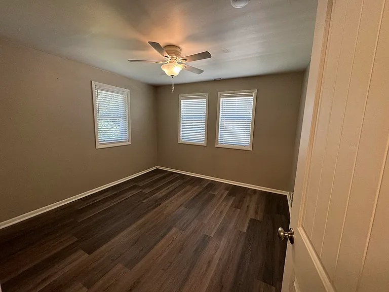 302 N 5th Ave — Photo 8