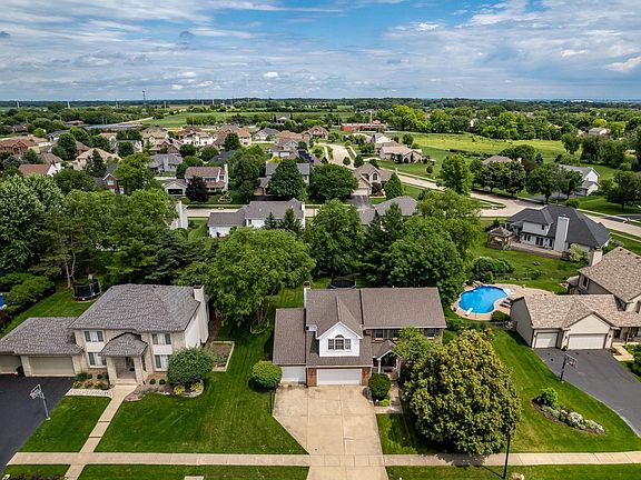 3rd image of 1647 Oakforest Dr