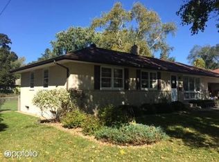 1131 Autumn St, Roseville, MN 55113
