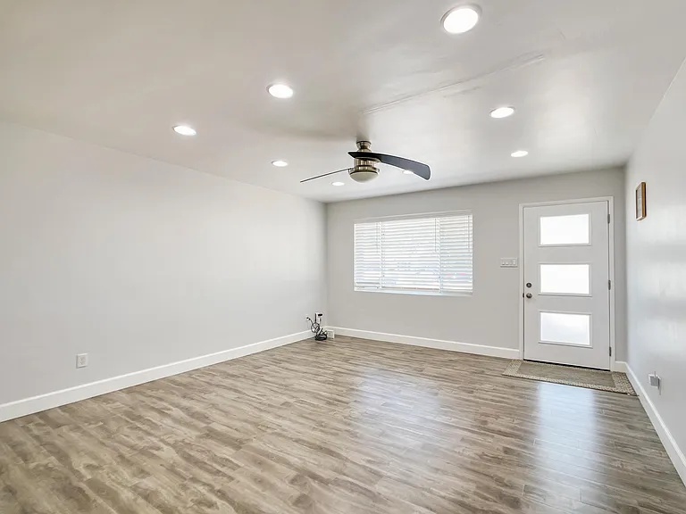 825 W Elna Rae St — Photo 5