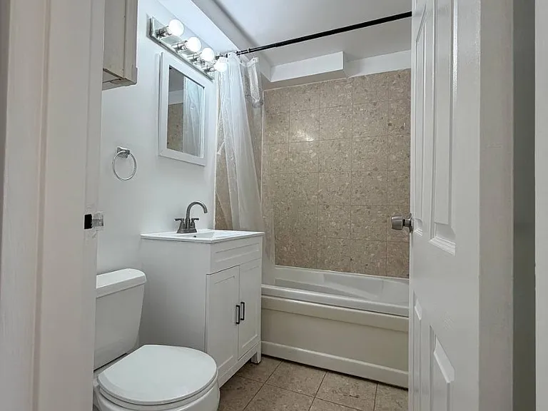 2501 W Touhy Ave #106 — Photo 13