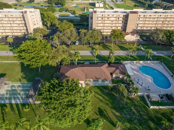 4550 NW 18th Avenue #702, Deerfield Beach, FL 33064