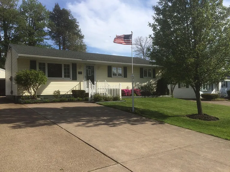 1831 W Grandview Blvd — Photo 1