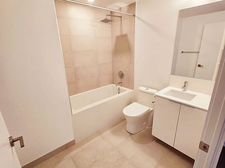 8 Wellesley St E #2705 — Photo 9